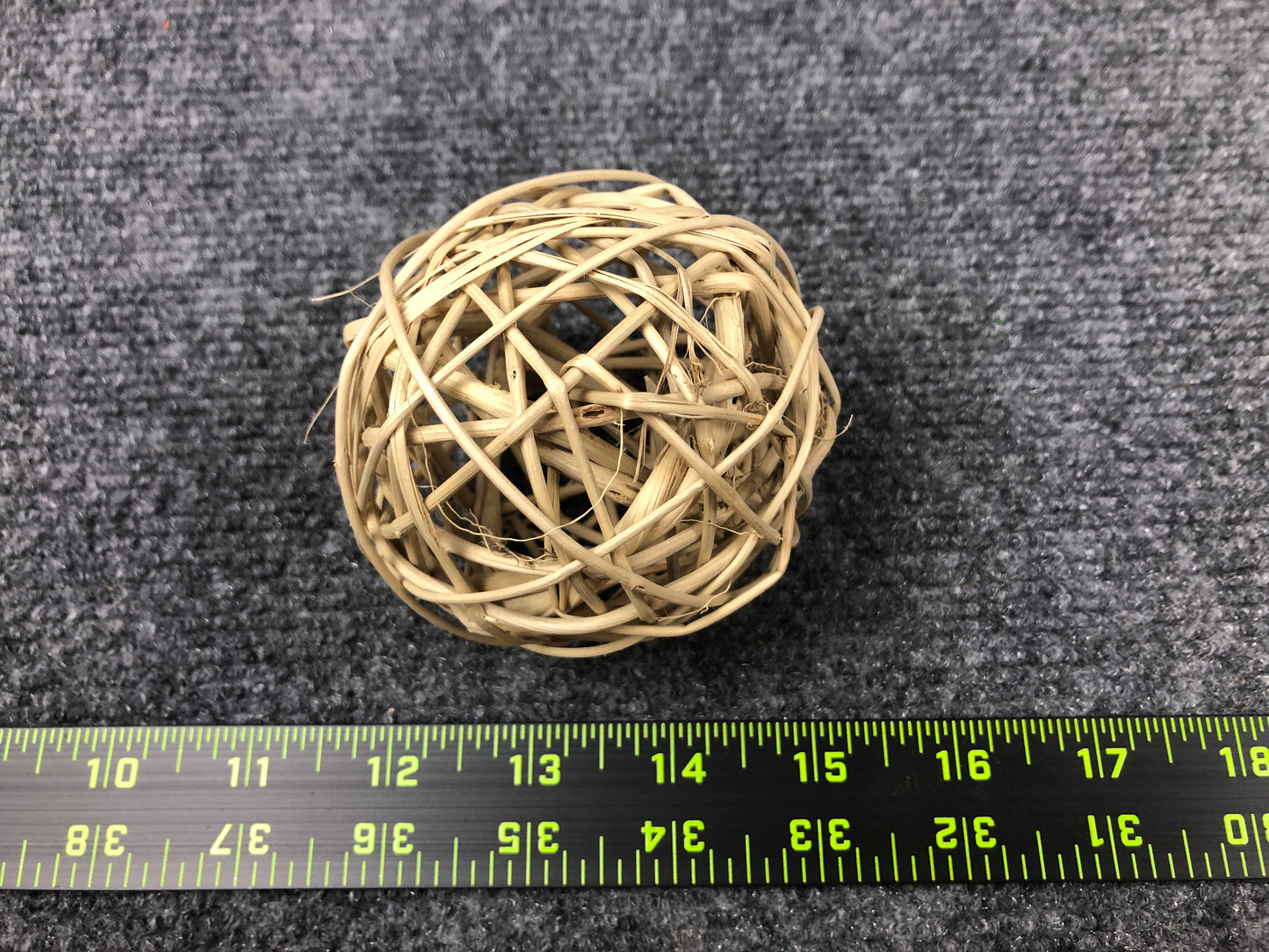 4135 Woven Vine Ball - Medium